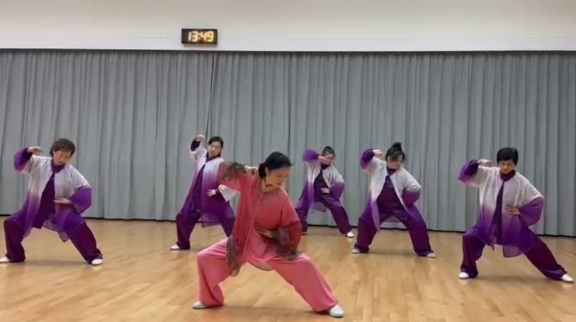 首届香港武术春晚:香港诗甄太极缘聚社 首届香港武术春晚:香港诗甄太极缘聚社